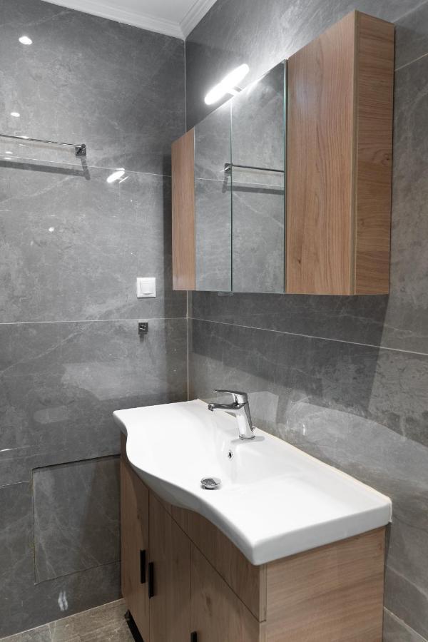 Cosy 2br Next To Bars & Restaurants Appartement Athènes
